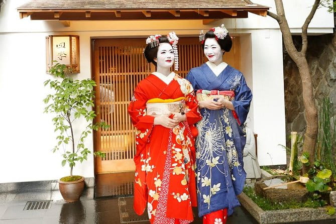 Kyoto Kiyomizudera Temple: Maiko Strolling Plan 22,000 Yen - Taking in Maiko Culture