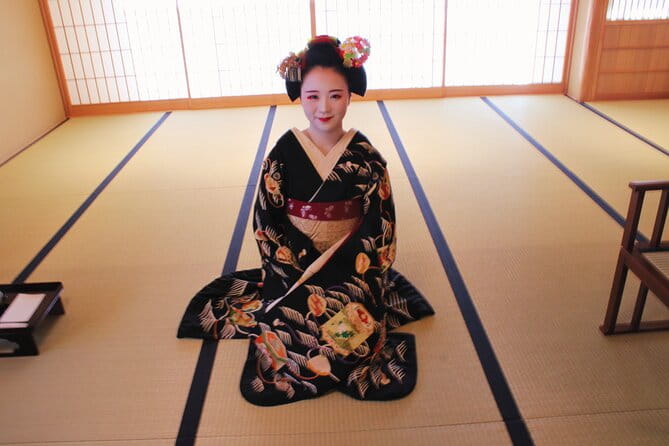 Kyoto: Meet the Geisha Maiko With Gion Walking Tour - Photography Policies and Etiquette