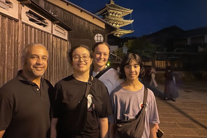 Kyoto Night Walking Tour With a Licensed Local Guide - Encountering the Traditions and Culture of Kyoto