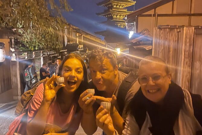 Kyoto Night Walking Tour With a Licensed Local Guide - What to Expect on the Tour