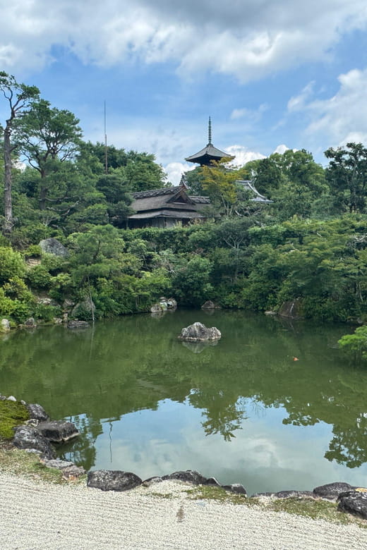 Kyoto: Ninna-ji, Stunning Pagoda and Gardens Tour in 75 Min - Guided Experience