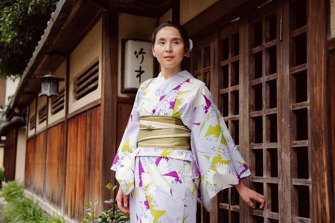 Kyoto Photo Memories - Private - Posing in Breathtaking Kimono Attire