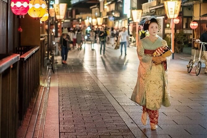 Kyoto's Higashiyama: Tradition, Art & Religion Tour - Highlights of Higashiyama District