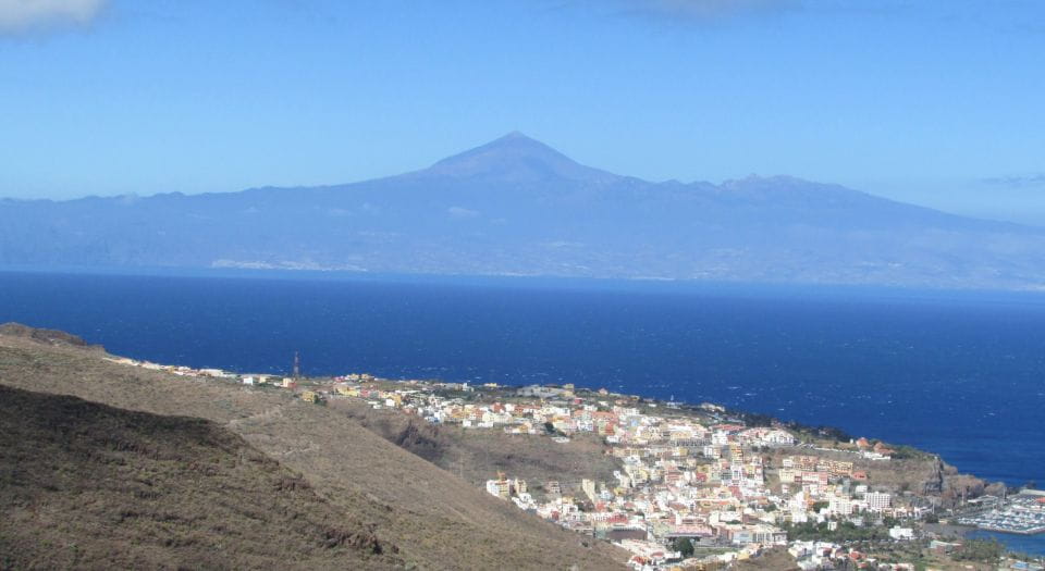 La Gomera: Flower Guided Tour With Butterflies and Bees - Language Options Available