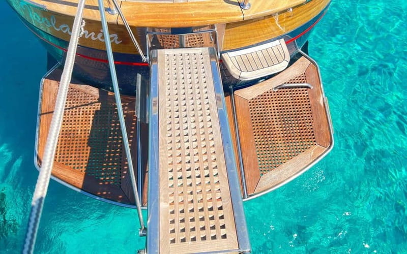 La Maddalena Archipelago: private all inclusive boat tour - Price and Value