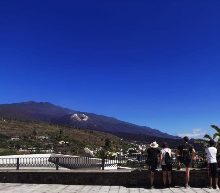 La Palma: Island Highlights Guided Bus Tour - Experience on the Bus