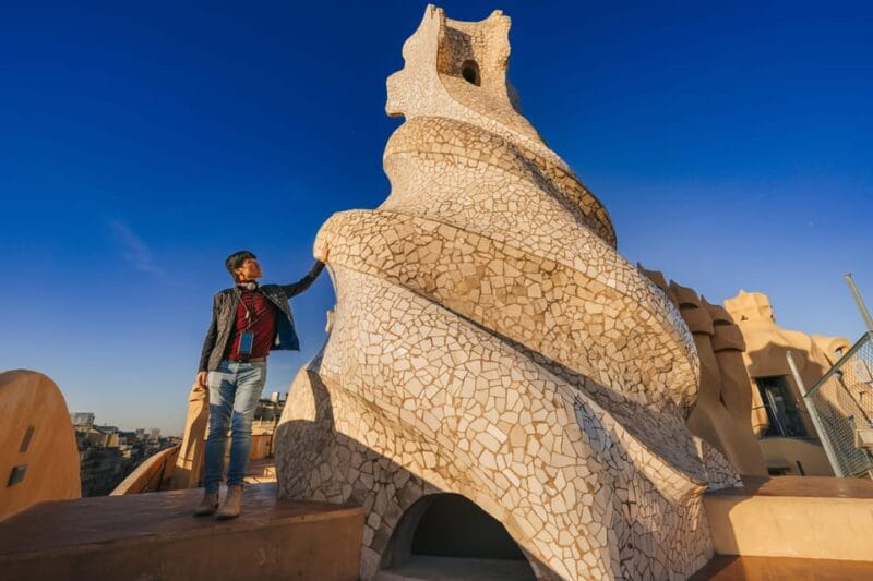 La Pedrera Premium: Exclusive Tour with Cava & Stunning View - Exploring La Pedrera: Why This Tour Matters