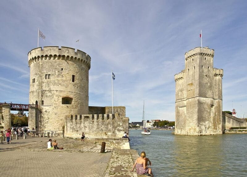 La Rochelle private guided city tour - The Sum Up