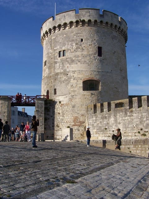 La Rochelle: Siege of La Rochelle Guided Walking Tour - Practical Tips for Travelers