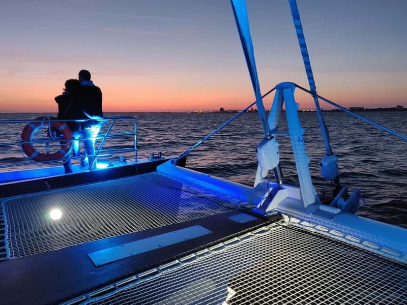 La Rochelle : Sunset Catamaran Cruise (2h00) - Navigating the Sunset Catamaran Experience