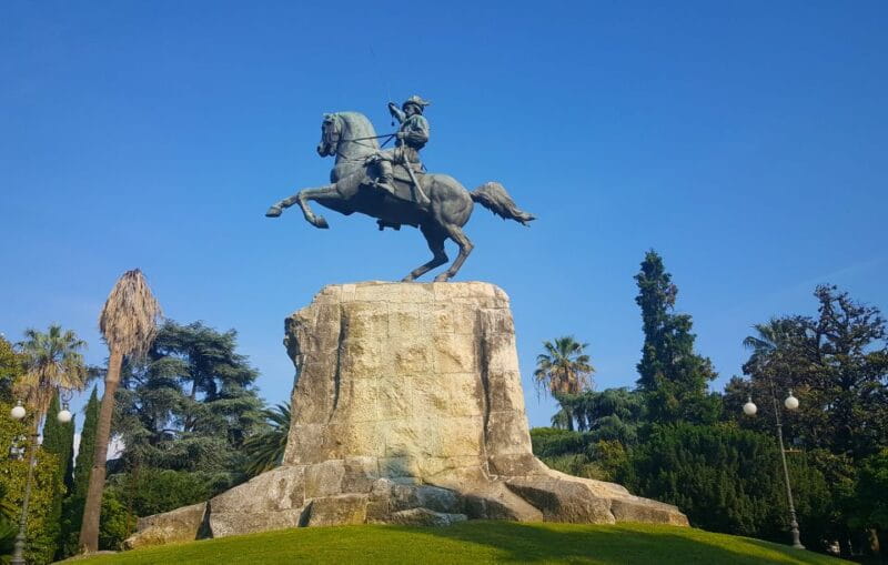 La Spezia: Guided Walking Tour with Italian-Inspired Music - Local Flavors and Hidden Gems