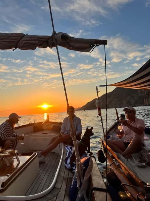 La Spezia: Sunset Boat Tour with Aperitif - Sunset Aperitif and Local Flavors