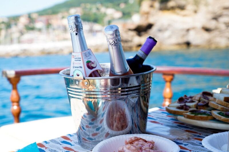 La Spezia: Sunset Cruise with Aperitif and Dinner - La Spezia: Sunset Cruise with Aperitif and Dinner — Authentic Italian Coastline from the Water