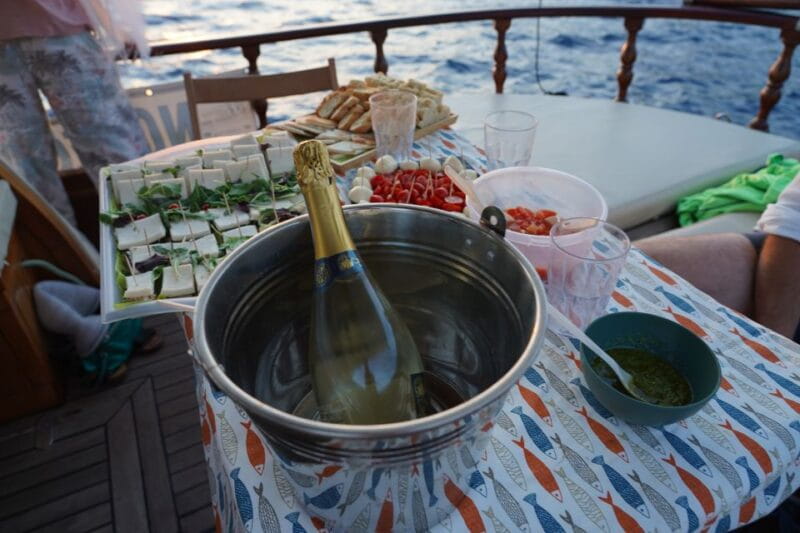 La Spezia: Sunset Cruise with Aperitif and Dinner - FAQ