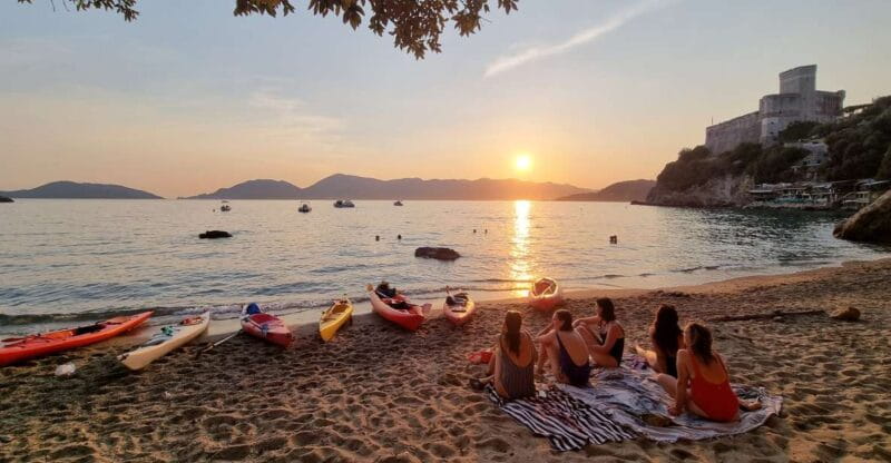 La Spezia: Sunset Kayak & Caves Tour w/ Swimming & Aperitif - Key points / Takeaways