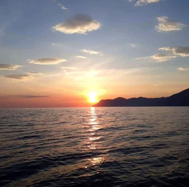 La Spezia: Sunset with aperitivo in Golfo dei Poeti 3 hours - The Experience in Detail: What to Expect