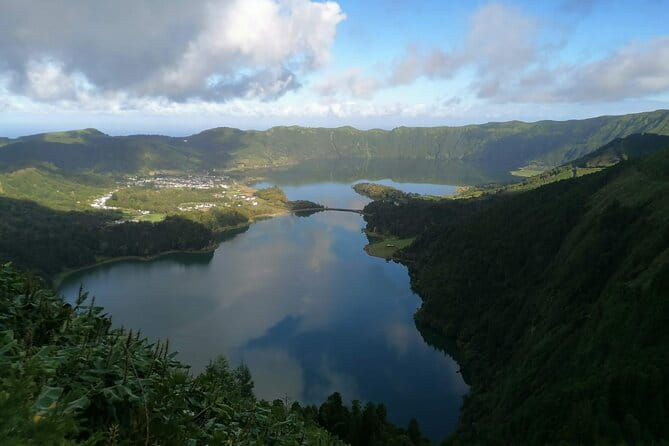 Lagoa do Fogo and Sete-Cities Full Day Tour with Lunch - Key points / Takeaways
