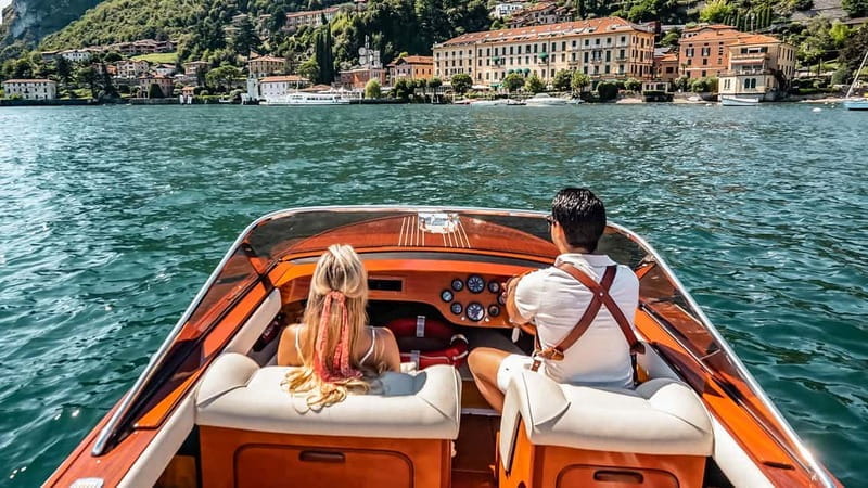 Lake Como: Classic Boat Private Tour - Entering Lake Como’s Charm: The Experience Begins