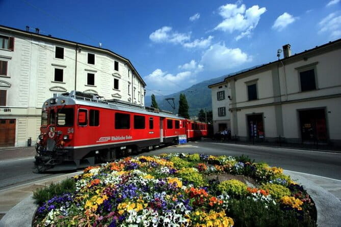 Lake Como cruise, St.Moritz and Bernina Red Train - FAQs
