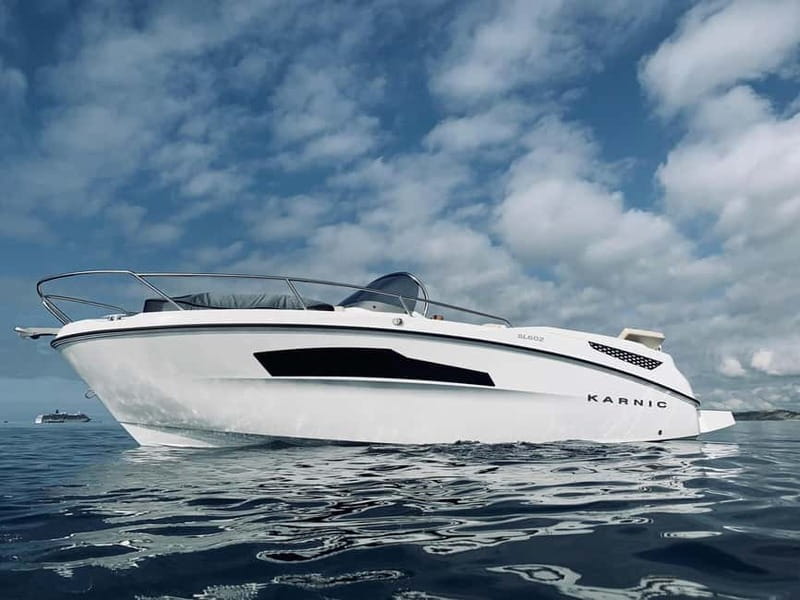 Lake Como: One-Hour Shared Boat Tour with Wine - Easy boarding at a central Como location