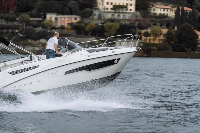 Lake Como: One-Hour Shared Boat Tour with Wine - The wine: a relaxed cruising experience