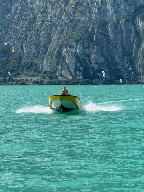 Lake Garda: Trial kitesurfing lesson - Lake Garda: Trial Kitesurfing Lesson — An Active Introduction to a Thrilling Sport