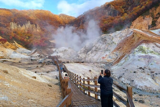 Lake Toya and Noboribatsu Hell Valley Private Day Trip - Guides and Personal Touch