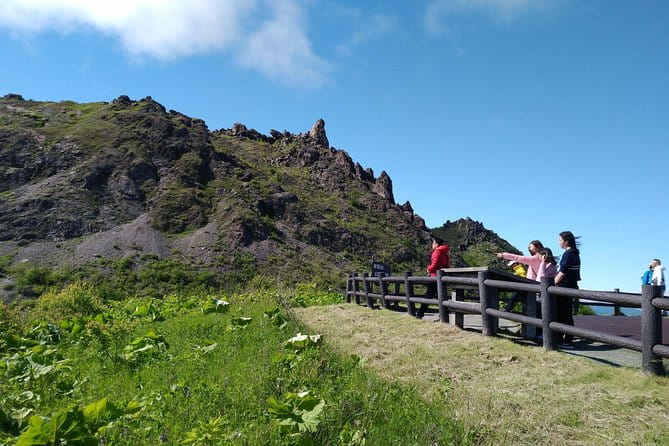 Lake Toya and Noboribatsu Hell Valley Private Day Trip - Exploring Lake Toya and Noboribetsu Hell Valley