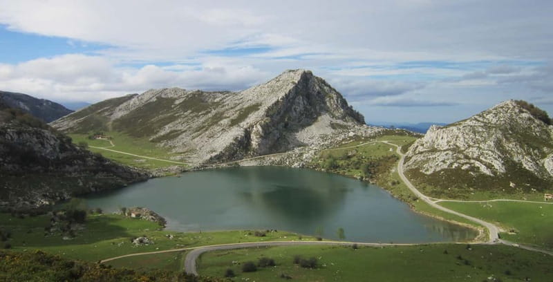 Lakes of Covadonga and Sanctuary of Covadonga: Guided and interpreted tour - Key points / Takeaways