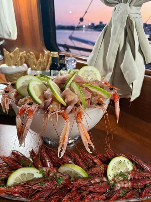 Lampedusa: Dinner on a gulet - Who Should Consider This Experience?