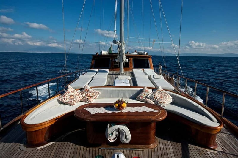 Lampedusa: Elegant Day Boat Tour with Lunch on board - Navigating the Lampedusa Caicco Experience: What You Need to Know