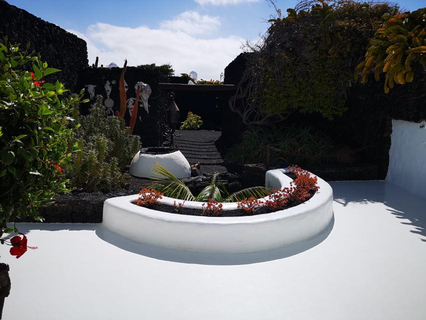 Lanzarote: César Manrique Foundation and Teguise Market - Booking Information