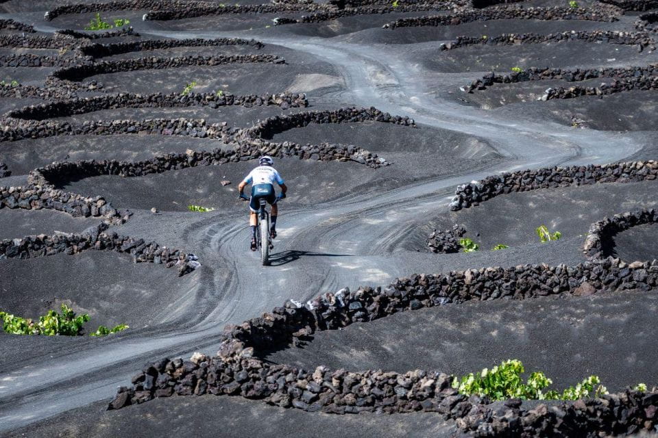 Lanzarote: Guided Mountain Bike Tour - Volcanic Landscapes