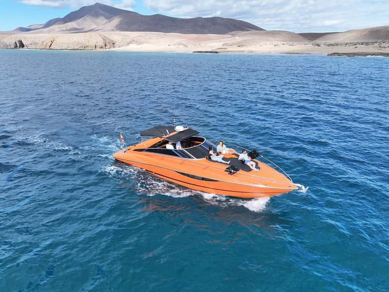 Lanzarote High-Performance Boat: Excursion to Isla de Lobos and Papagayo - The Luxurious Vessel and Its Comforts