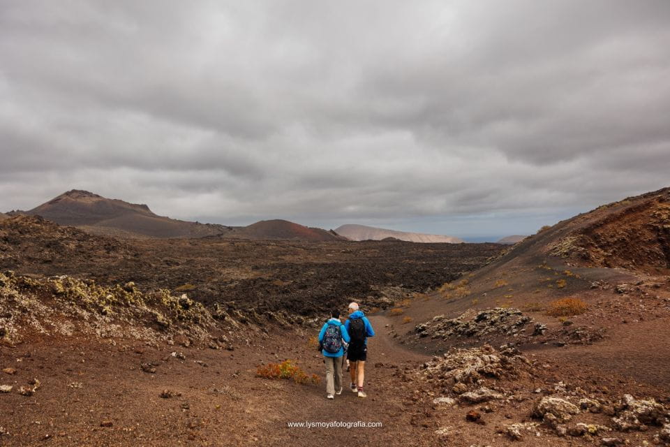 Lanzarote: Hike Across Timanfaya's Volcanic Landscapes - Exploring Lanzarotes Unique Landscape