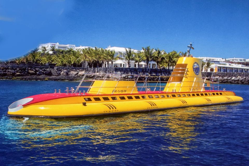 Lanzarote: Real Submarine Dive With Hotel Pickup - Pickup and Transportation