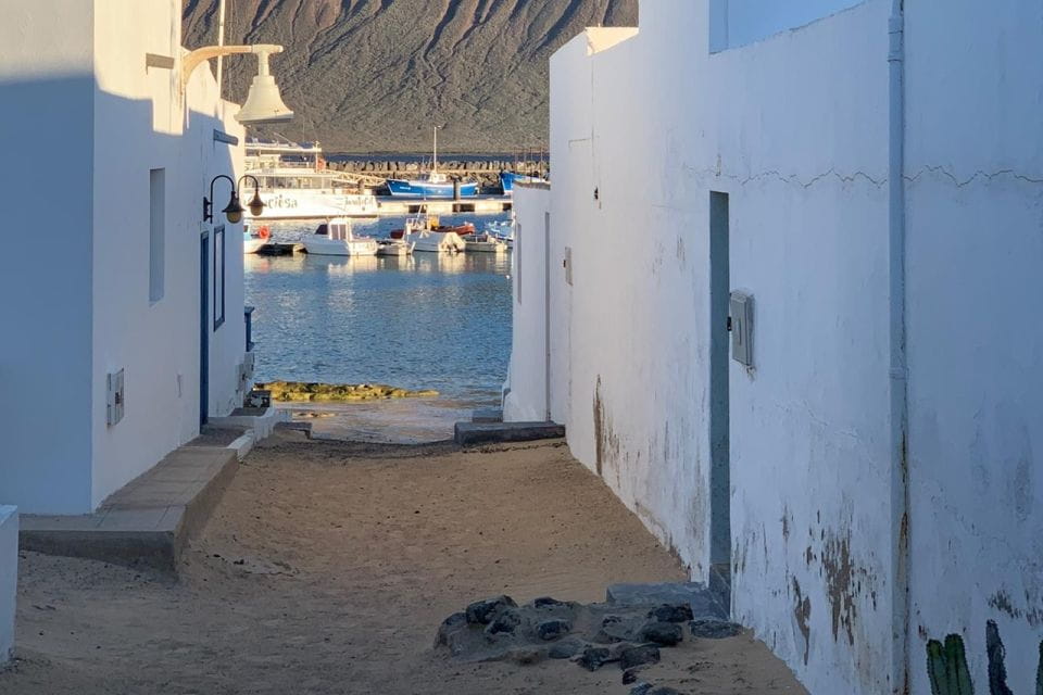 Lanzarote: Return Ferry to La Graciosa With Bus Pickup - Transportation Details