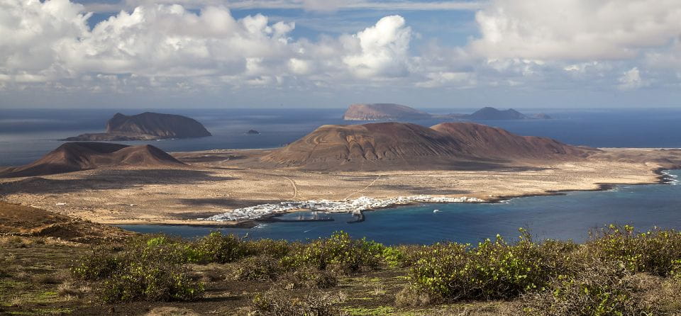 Lanzarote: Return Ferry to La Graciosa With Bus Pickup - Booking Information