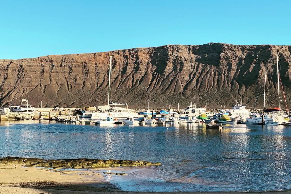 Lanzarote: Roundtrip Ferry Ticket to La Graciosa With Wi-Fi - Exploring La Graciosa