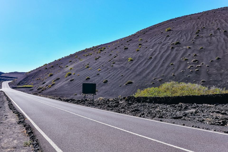 Lanzarote: Volcanos of Timanfaya and Caves Tour With Lunch - Things To Know
