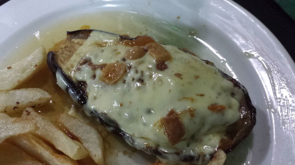 Las Palmas: 100% Local Tapas & Beach Views - Meeting Point and Logistics