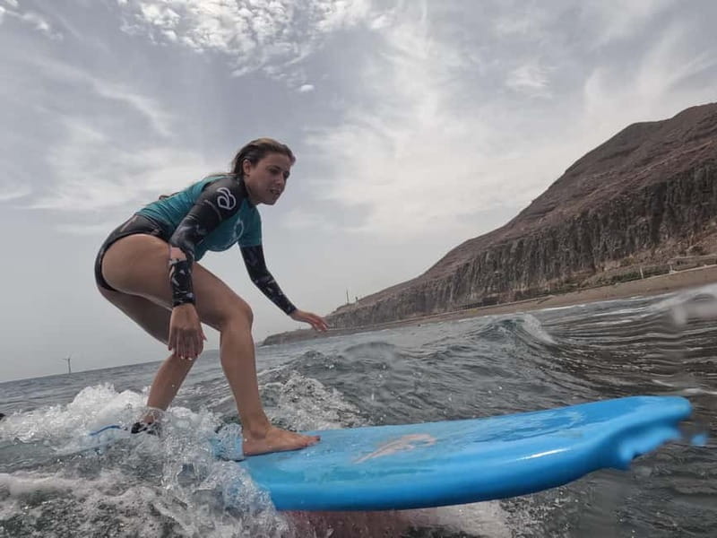Las Palmas de Gran Canaria: Surfing lessons at La Laja beach - Introduction: Surfing in Las Palmas with Wavelovers