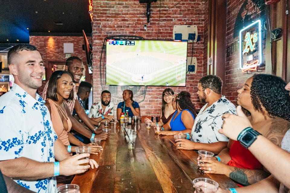 Las Vegas: Club Crawl and Party Bus With Free Drinks - Itinerary and Highlights