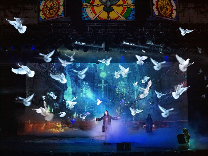 Las Vegas: Criss Angel MINDFREAK® Show at Planet Hollywood - Cutting-Edge Production