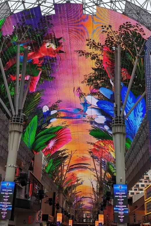 Las Vegas: Self-Guided Scavenger Hunt Walking Tour - Key Points