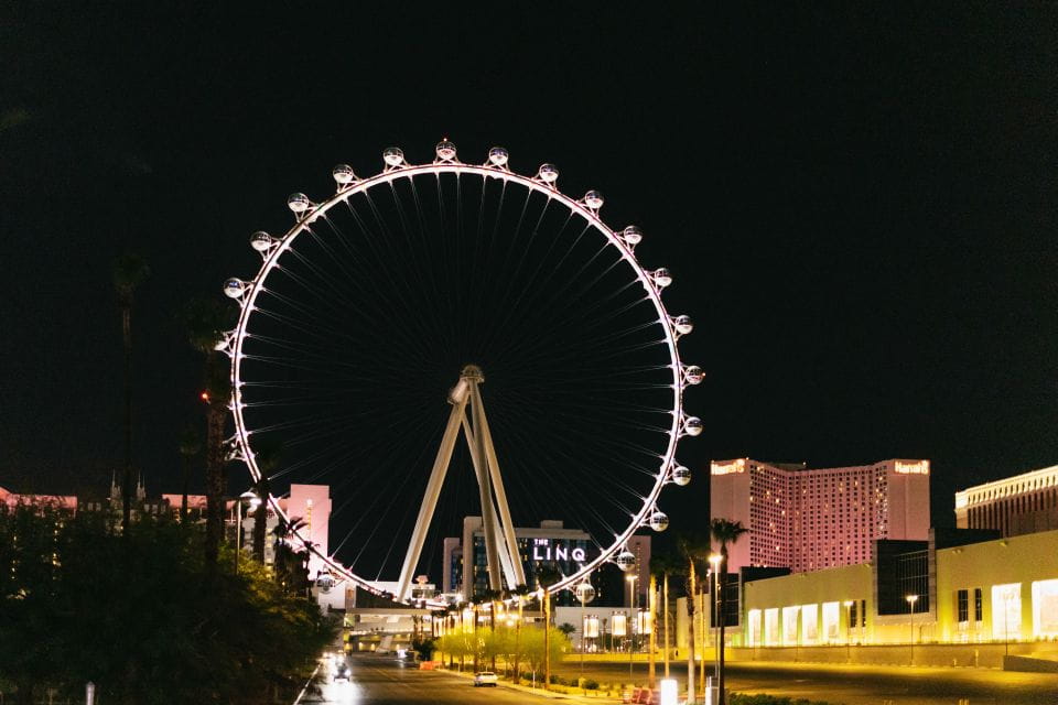 Las Vegas: Sightseeing Night Tour by Open-top Bus - Dress Code and Preparation