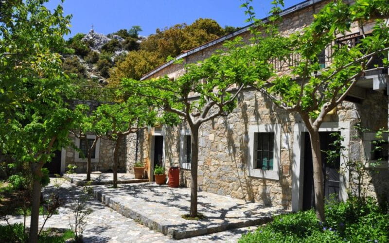 Lasithi Plateau, Knossos Palace & Cretan Traditions Day Tour - The Sum Up