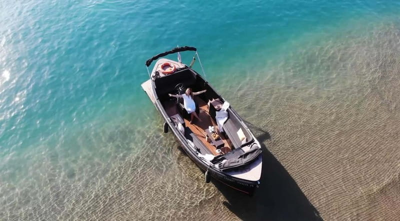 Le Grau du Roi: Privatize a charming boat for 2 hours with skipper - How a private boat cruise in Le Grau du Roi unfolds