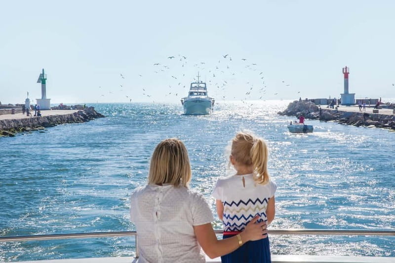 Le Grau-du-Roi : Sailing catamaran tour along the coasts - Discovering the Coastline from the Water
