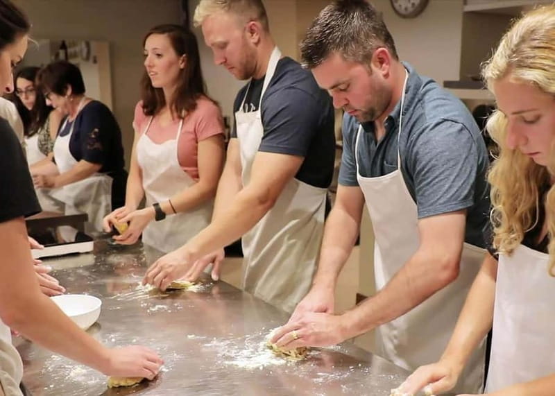 Learn to Make Pasta & Enjoy a Tuscan Meal in Florence - The Meal and Wine Pairing